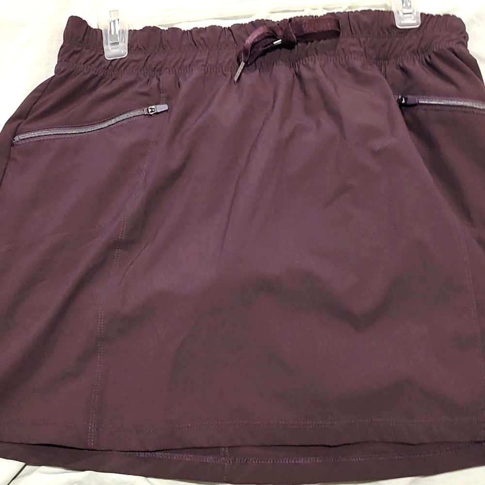 A large Apana Skort